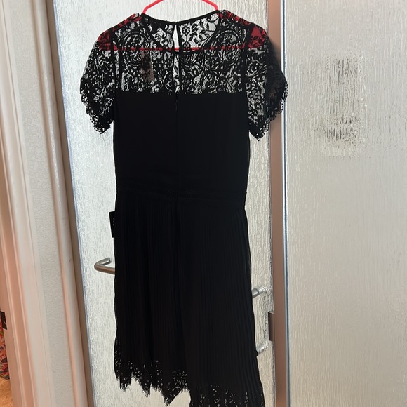 EXPRESS Small Lace Black Dress 🖤🔥 - Picture 5 of 10